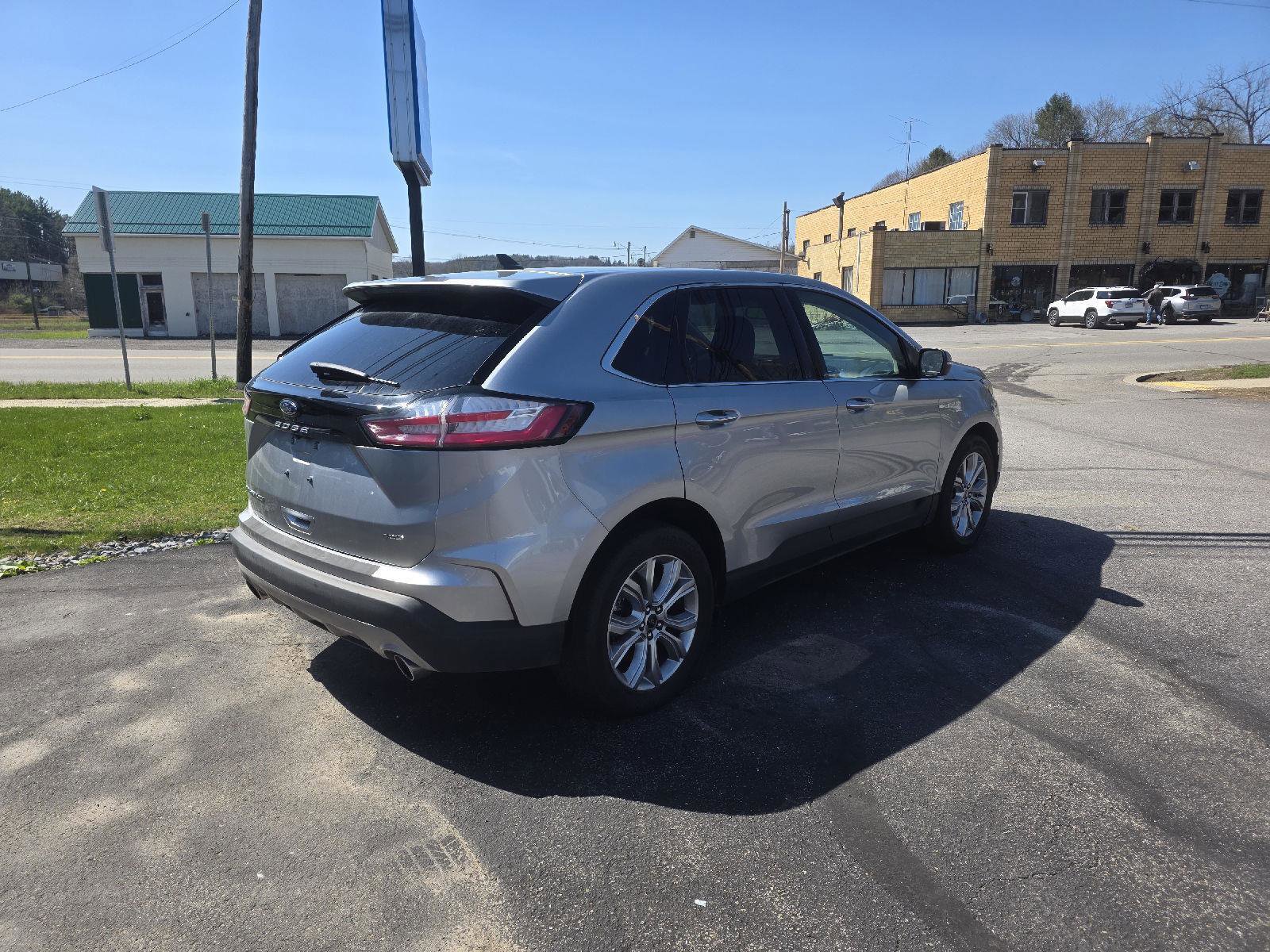 Used 2024 Ford Edge Titanium AWD/4WD image 7