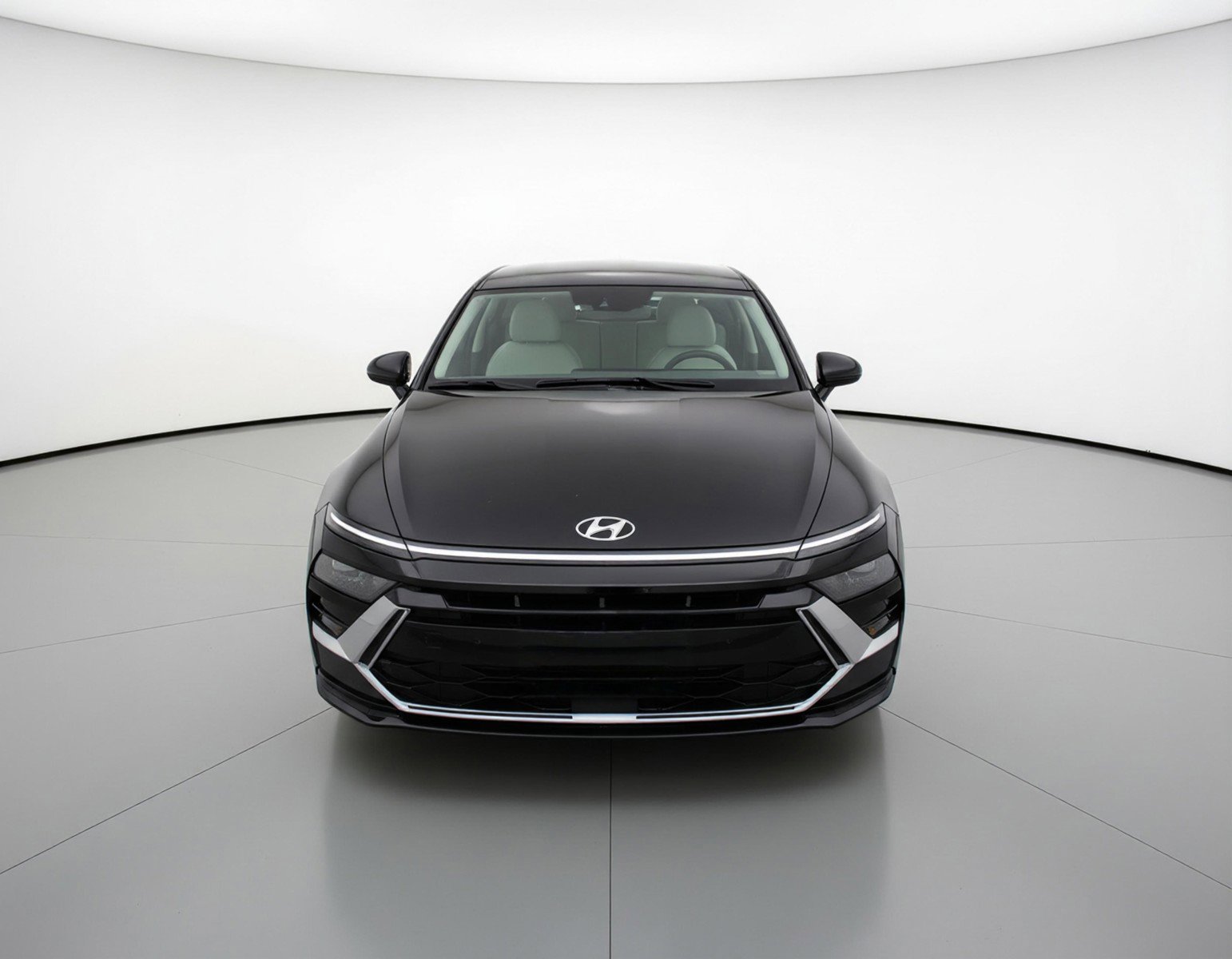Used 2025 Hyundai Sonata SEL FWD image 2
