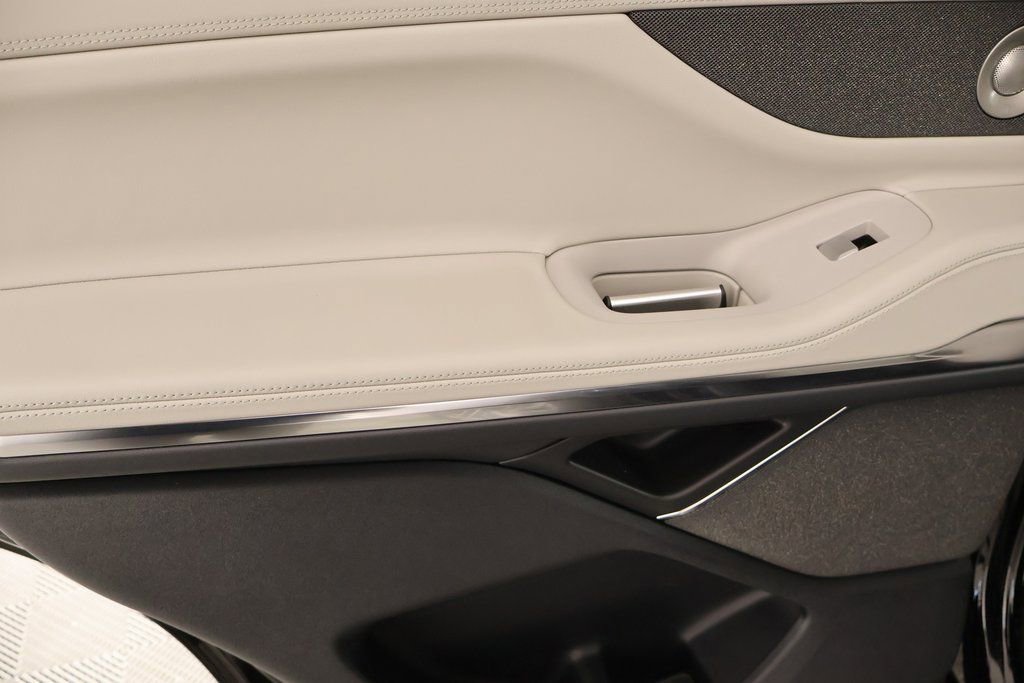 New 2025 Lincoln Navigator Reserve image 18