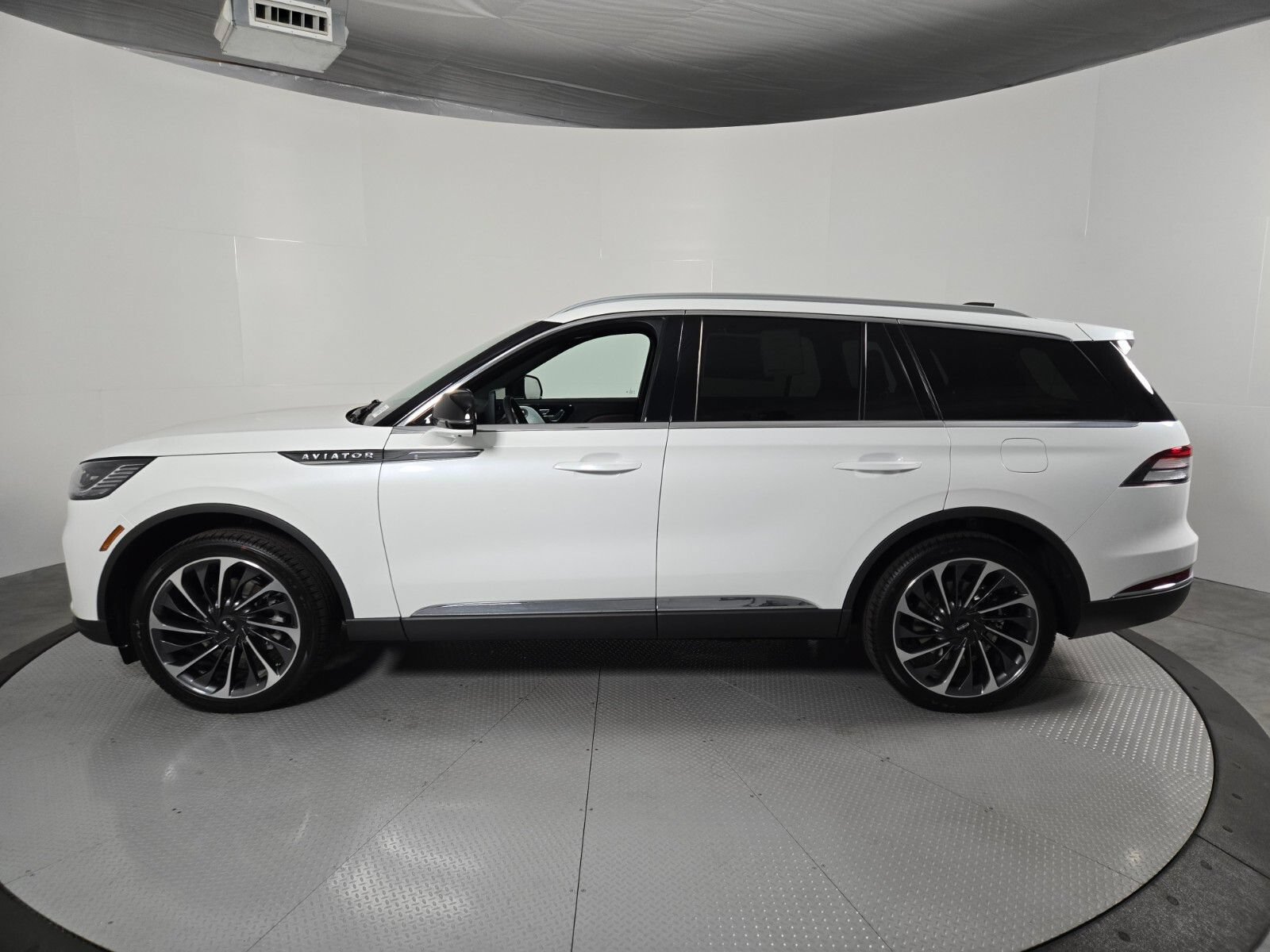 New 2026 Lincoln Aviator Reserve AWD/4WD image 8