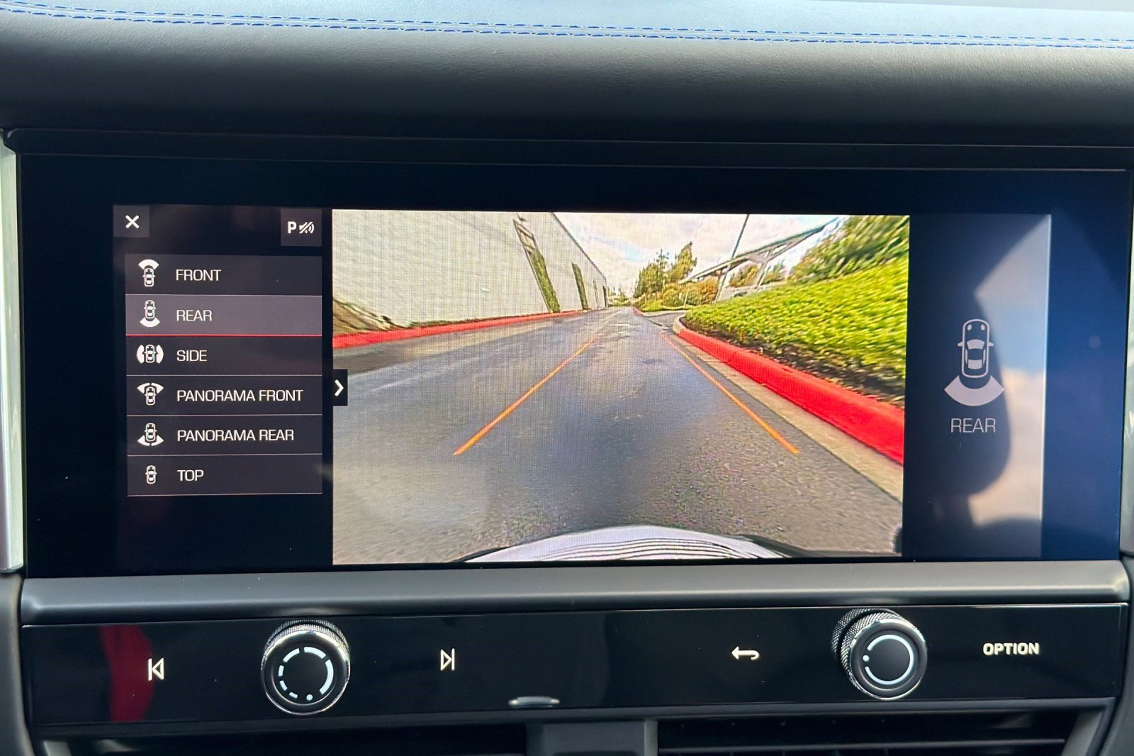 Used 2025 Porsche Macan GTS image 27