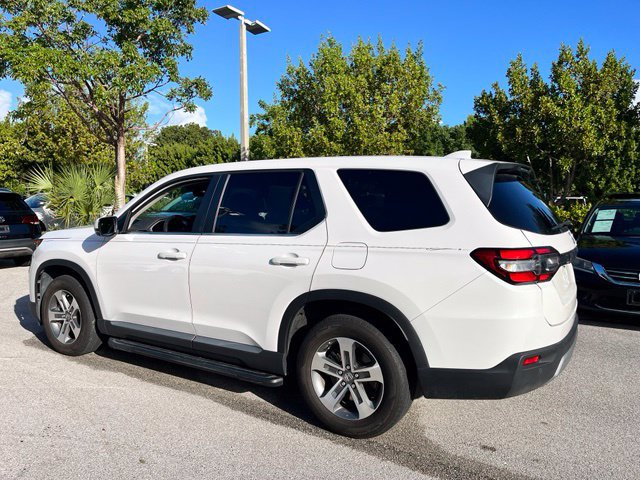 Used 2025 Honda Pilot EX-L image 4