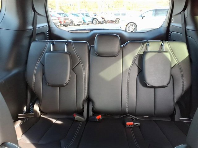 New 2026 Chrysler Pacifica Select image 11