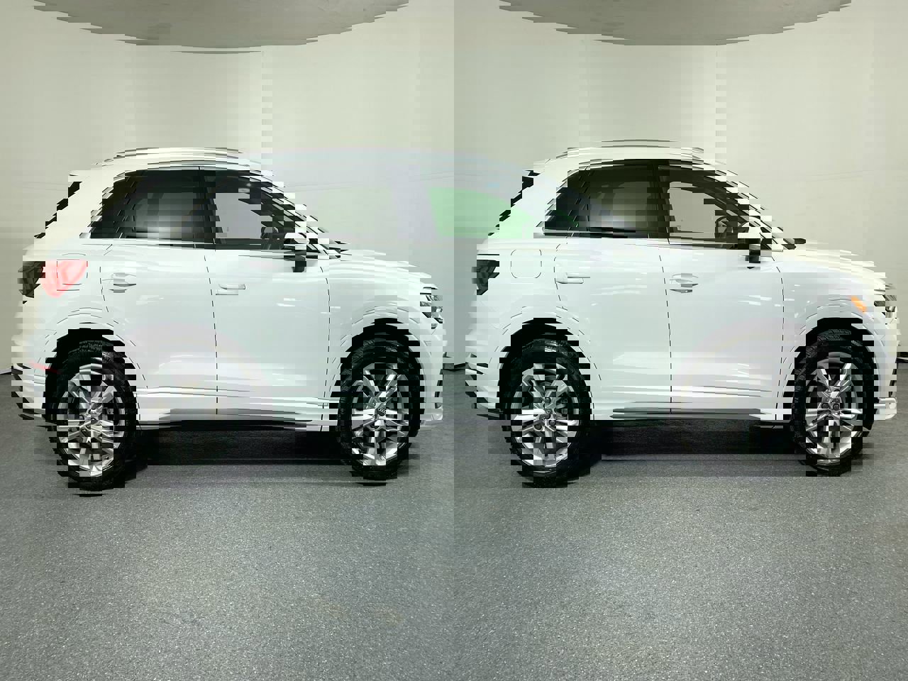 Used 2020 Audi Q3 2.0T Premium Plus w/ Premium Plus Package image 38