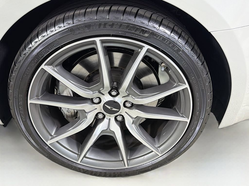 Used 2026 Genesis G70 2.5T image 35