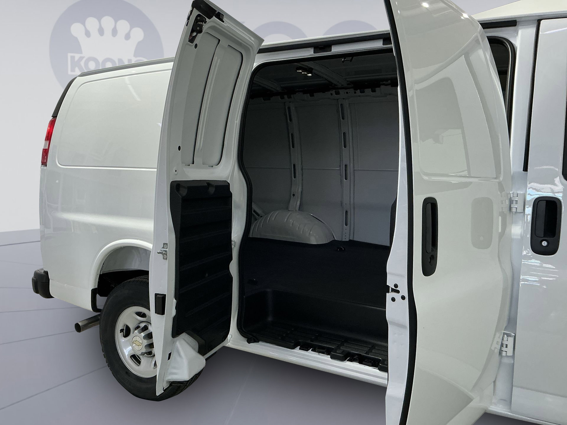 New 2026 Chevrolet Express 2500 w/ Driver Convenience Package image 28