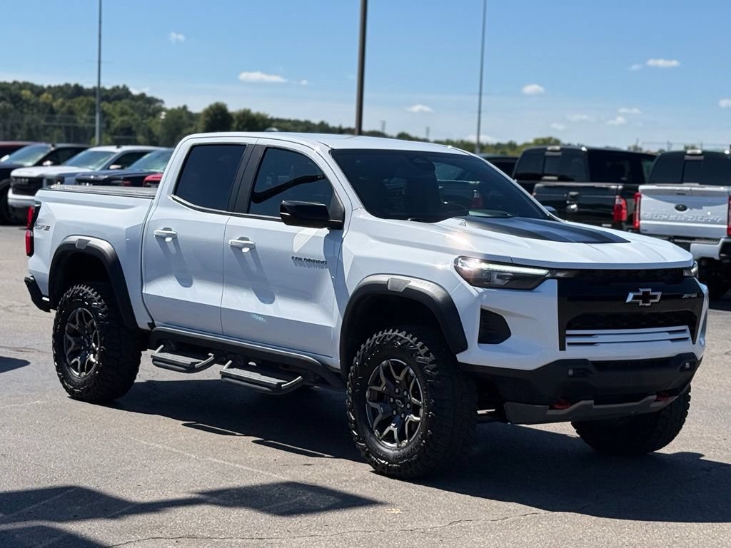 Used 2023 Chevrolet Colorado ZR2 w/ ZR2 Convenience Package III AWD/4WD image 28