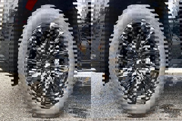 Used 2023 Cadillac Escalade Sport Platinum w/ LPO, ONYX Package image 8