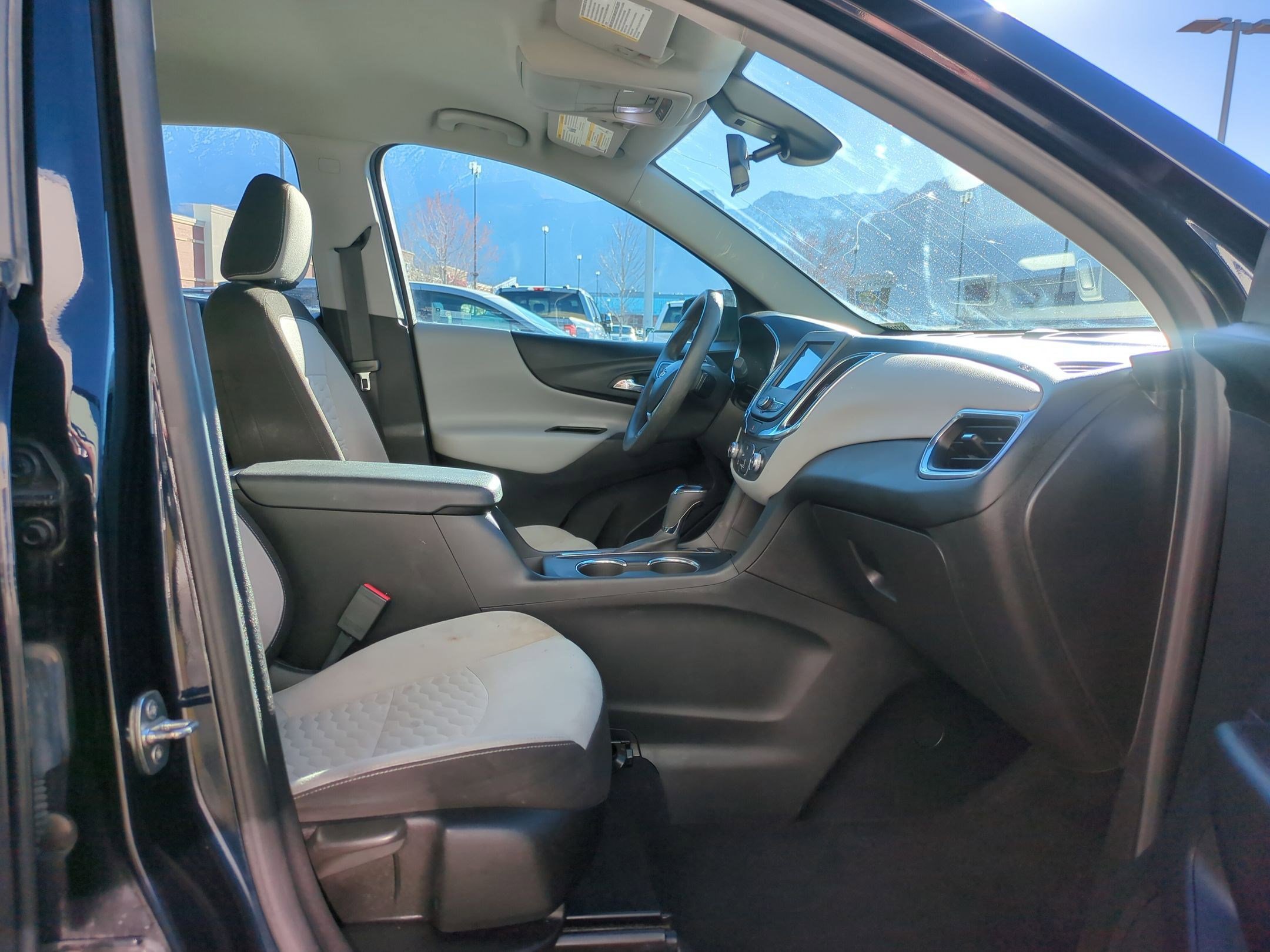 Used 2021 Chevrolet Equinox LS w/ LPO, Floor Liner Package image 32