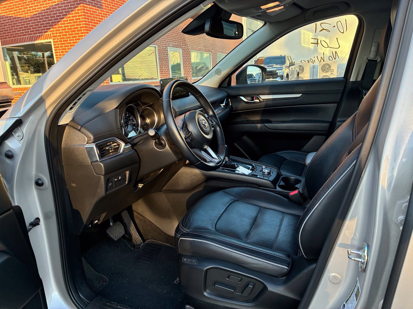 Used 2025 MAZDA CX-5 AWD 2.5 S w/ Preferred Package image 2