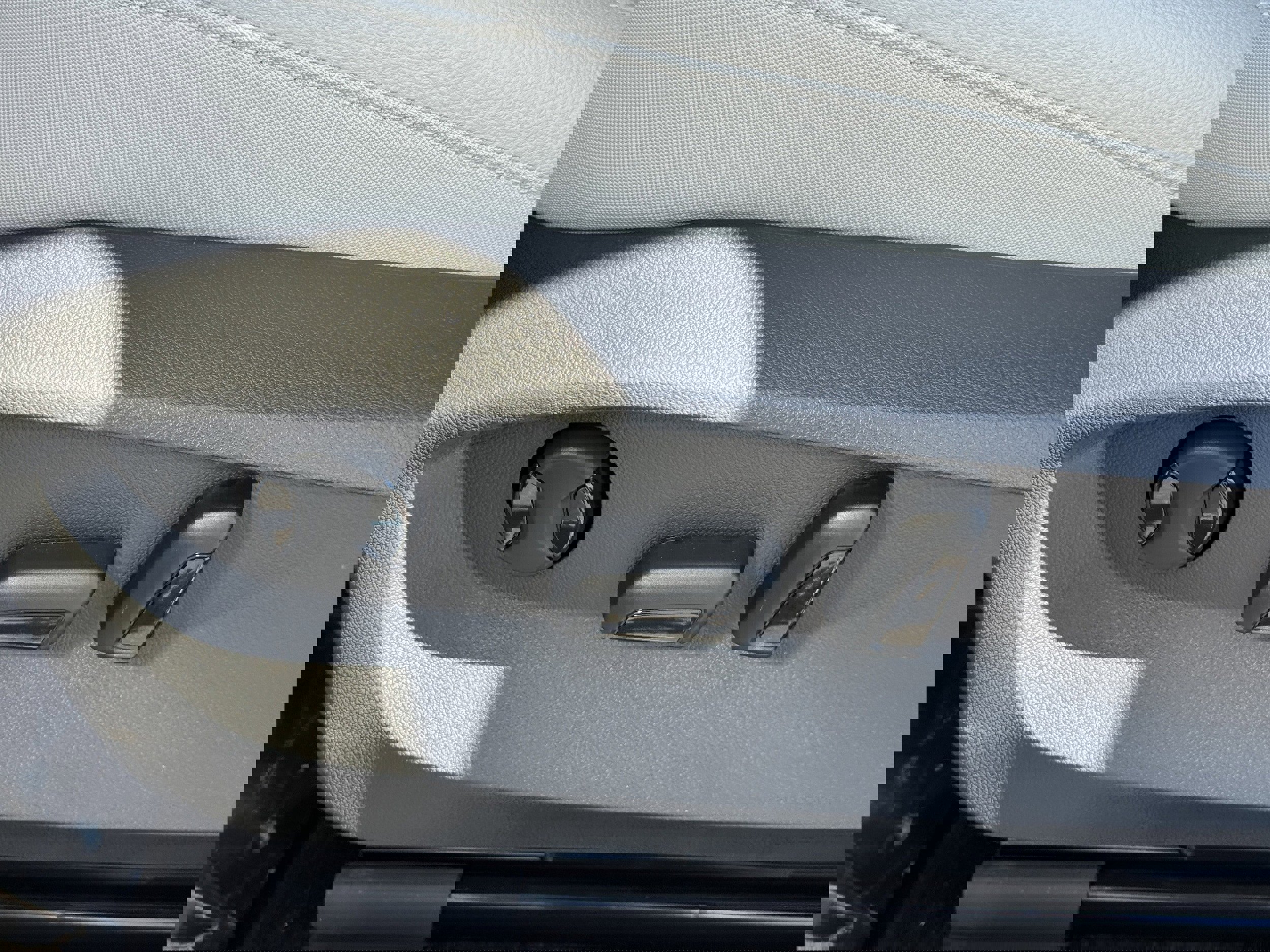 New 2025 Volkswagen Taos SE image 18