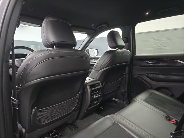 Used 2023 Jeep Grand Cherokee Altitude AWD/4WD image 39