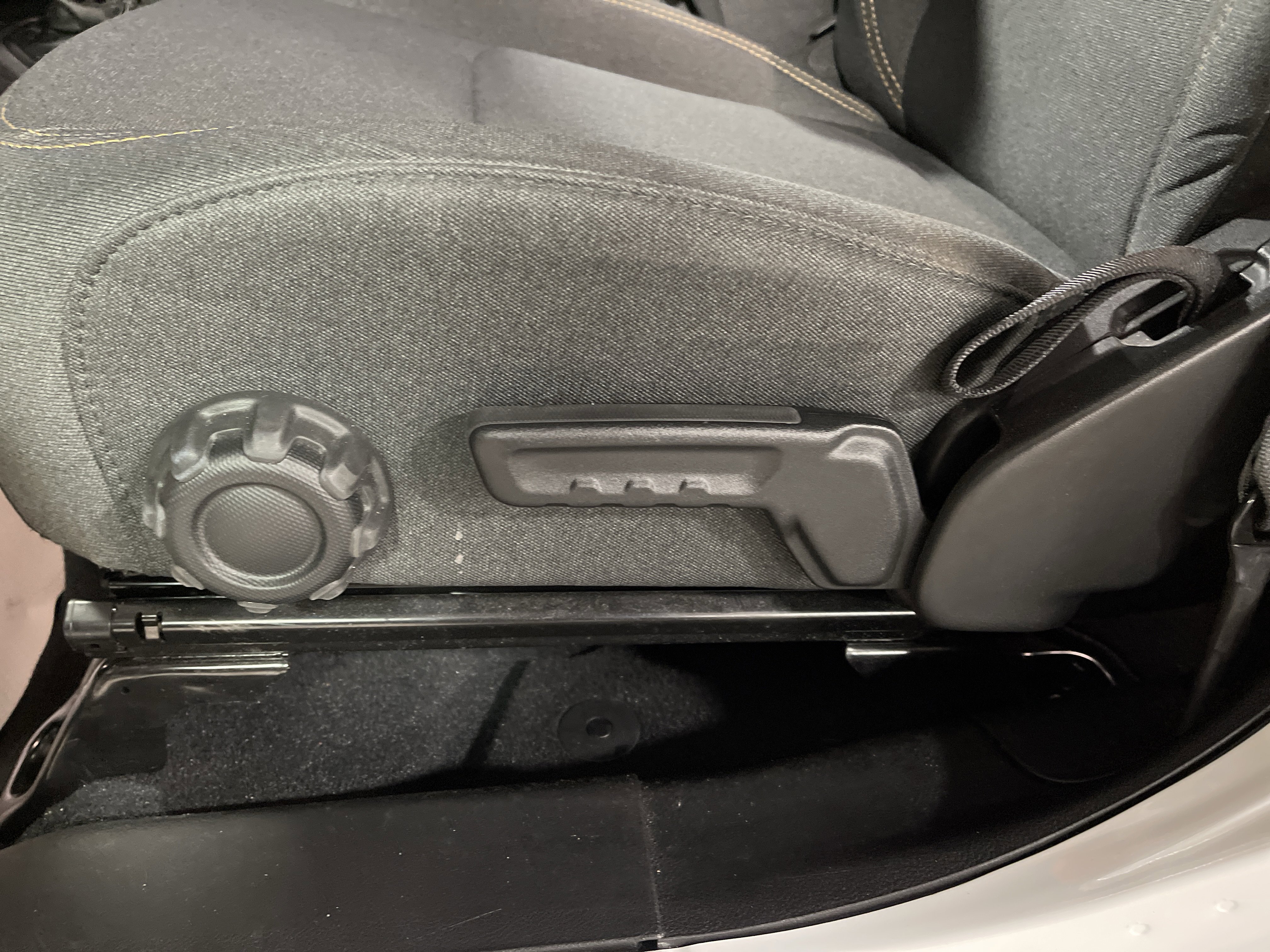 Used 2024 Jeep Wrangler Sport S image 9