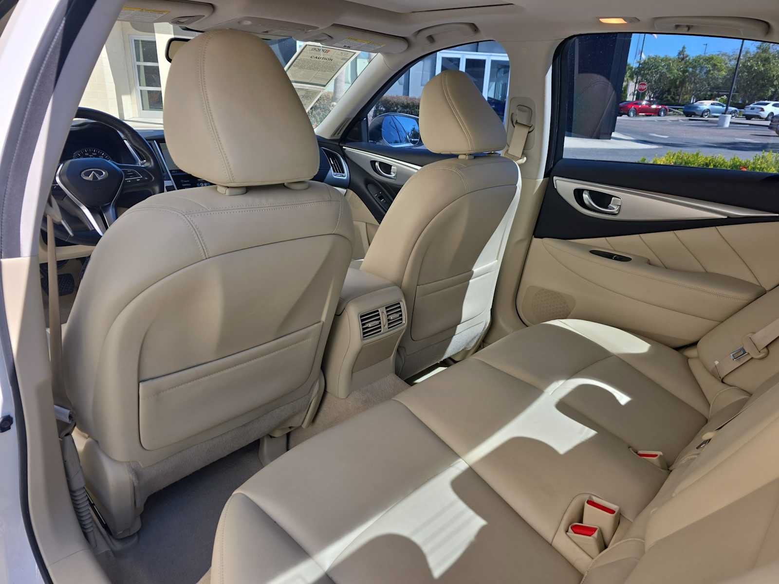 Used 2020 INFINITI Q50 Luxe w/ Essential Package (3.0T Luxe) AWD/4WD image 13