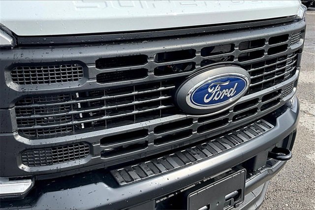 Used 2024 Ford F250 XL w/ Snow Plow/Camper Package image 22