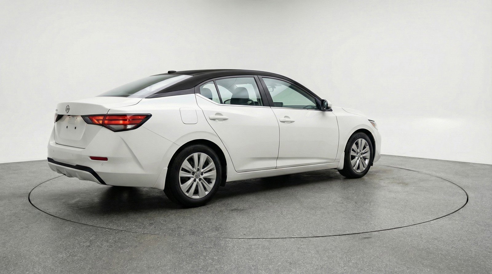 Used 2025 Nissan Sentra S image 9