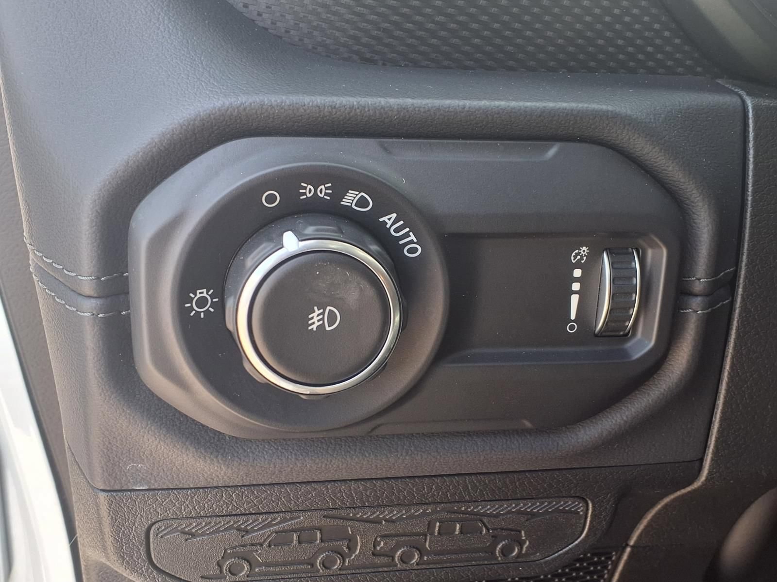 Used 2024 Jeep Wrangler Unlimited Rubicon AWD/4WD image 10
