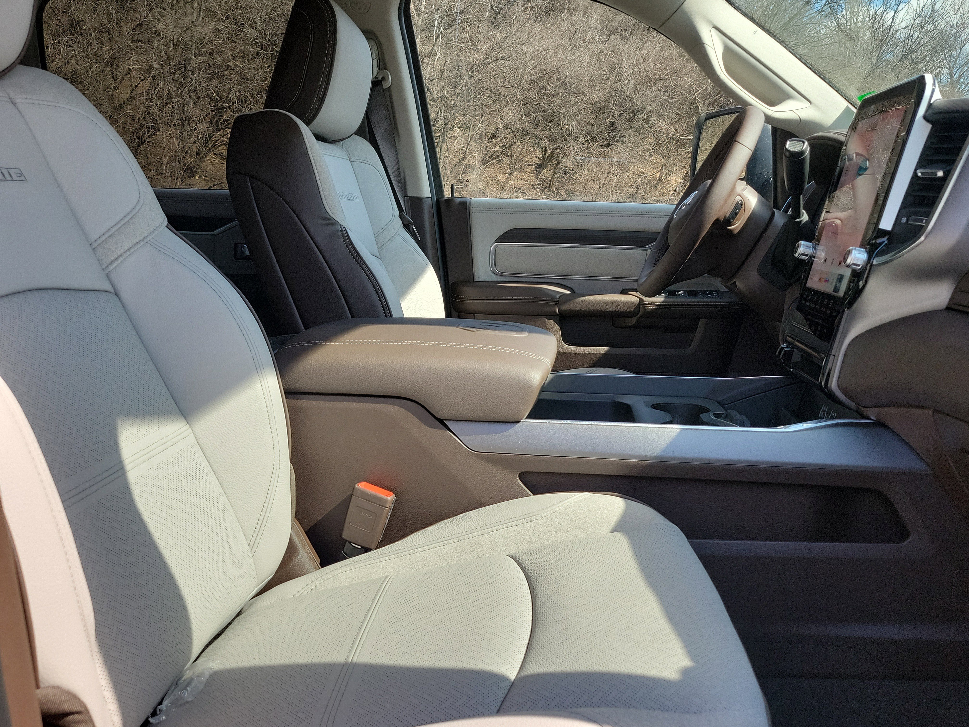 New 2026 RAM 2500 Laramie AWD/4WD image 27