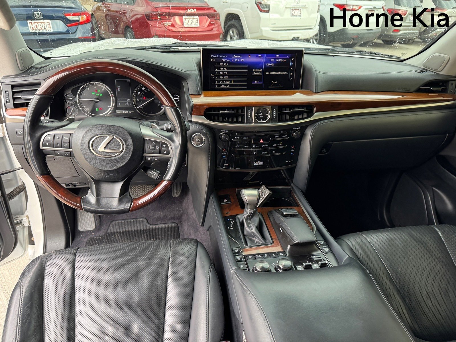 Used 2018 Lexus LX 570 4WD w/ Luxury Package image 14