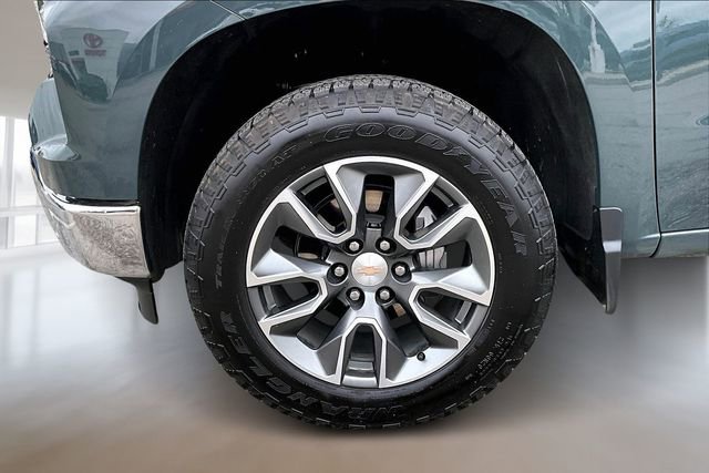 Used 2025 Chevrolet Silverado 1500 LT w/ Safety Package AWD/4WD image 28