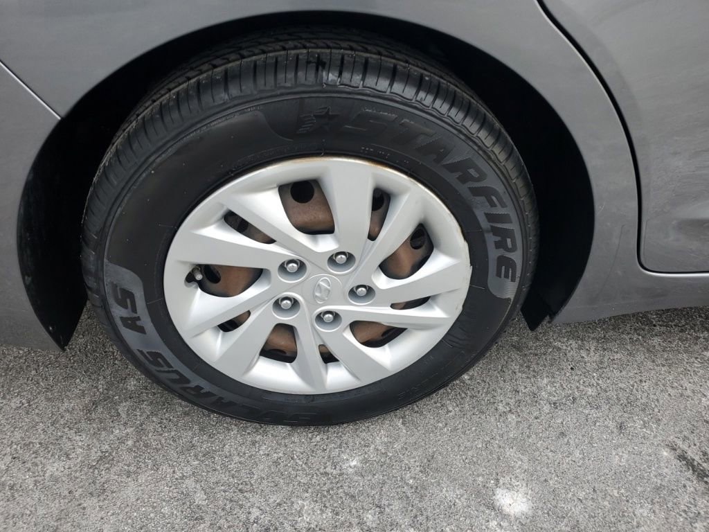 Used 2018 Hyundai Elantra SE image 10