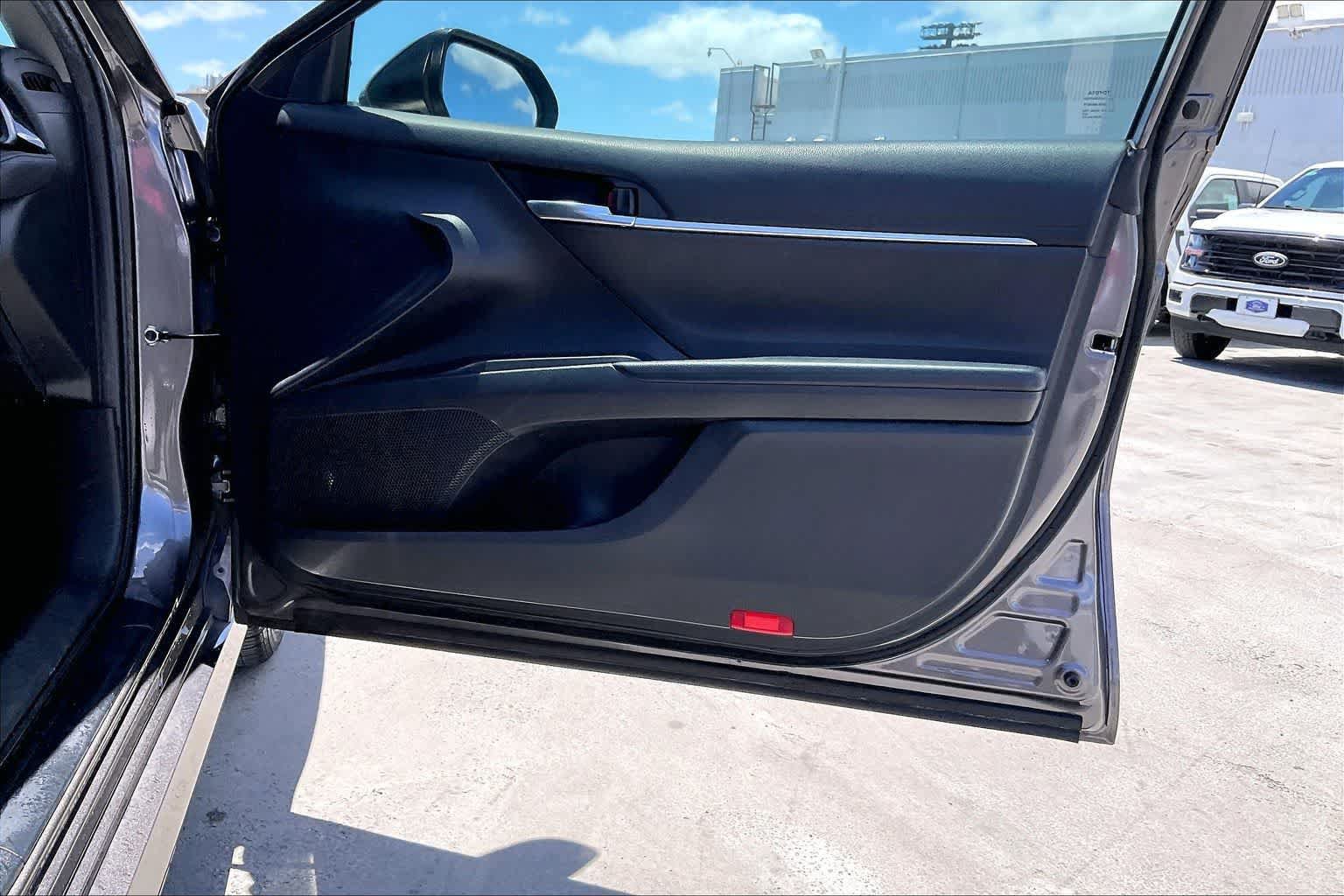 Used 2022 Toyota Camry LE FWD image 28
