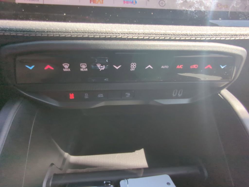 New 2026 Jeep Cherokee Laredo AWD/4WD image 19