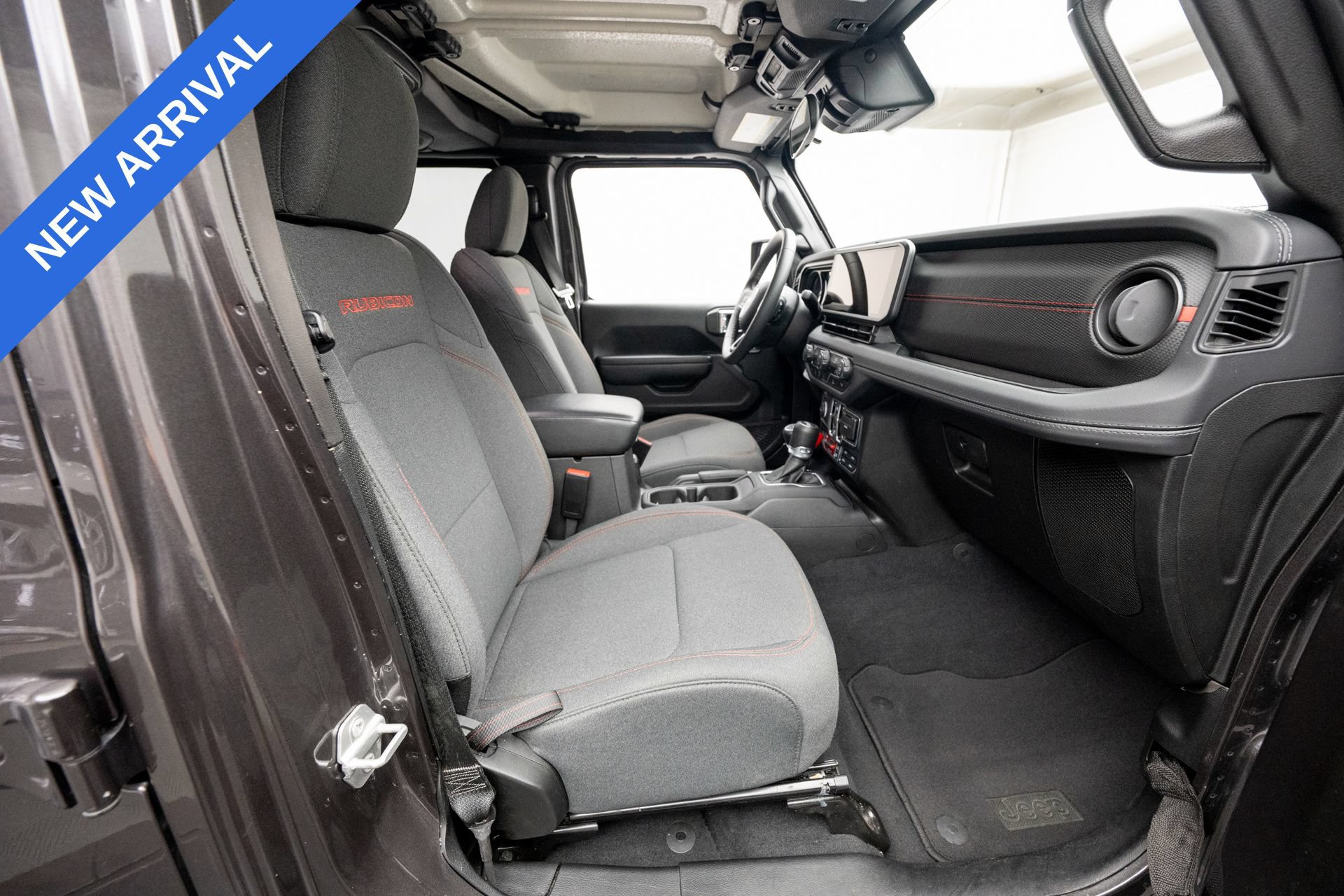 Used 2025 Jeep Wrangler Unlimited Rubicon AWD/4WD image 14