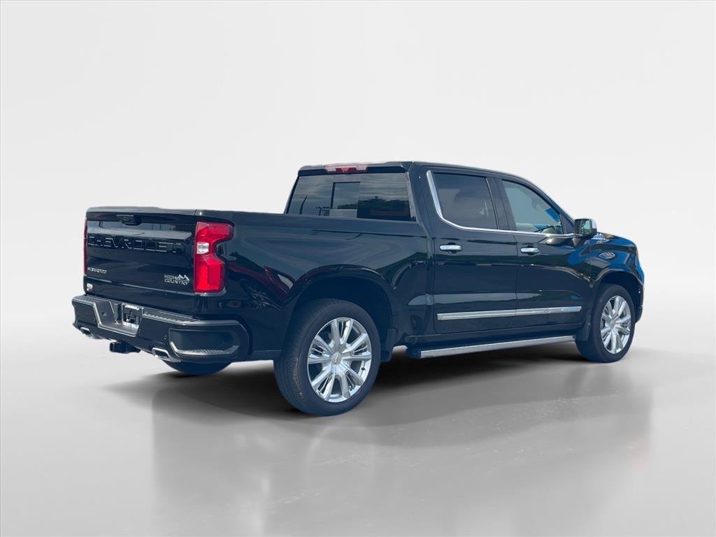 Used 2025 Chevrolet Silverado 1500 High Country AWD/4WD image 8