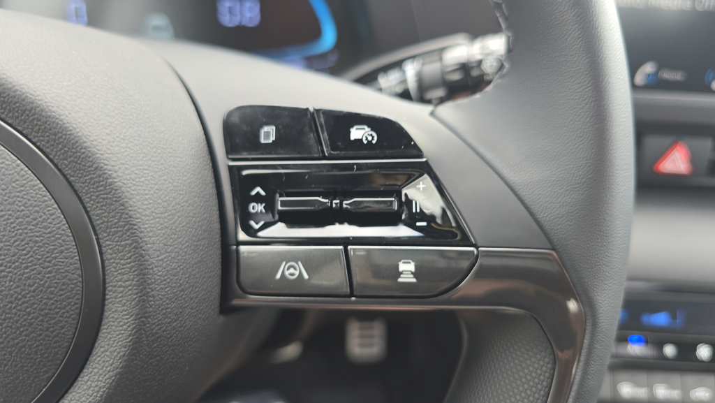 New 2026 Hyundai Elantra SEL Sport Premium FWD image 25