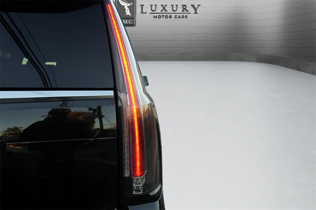 Used 2020 Cadillac Escalade ESV 4WD image 11