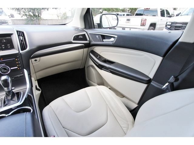Used 2015 Ford Edge Titanium FWD image 9