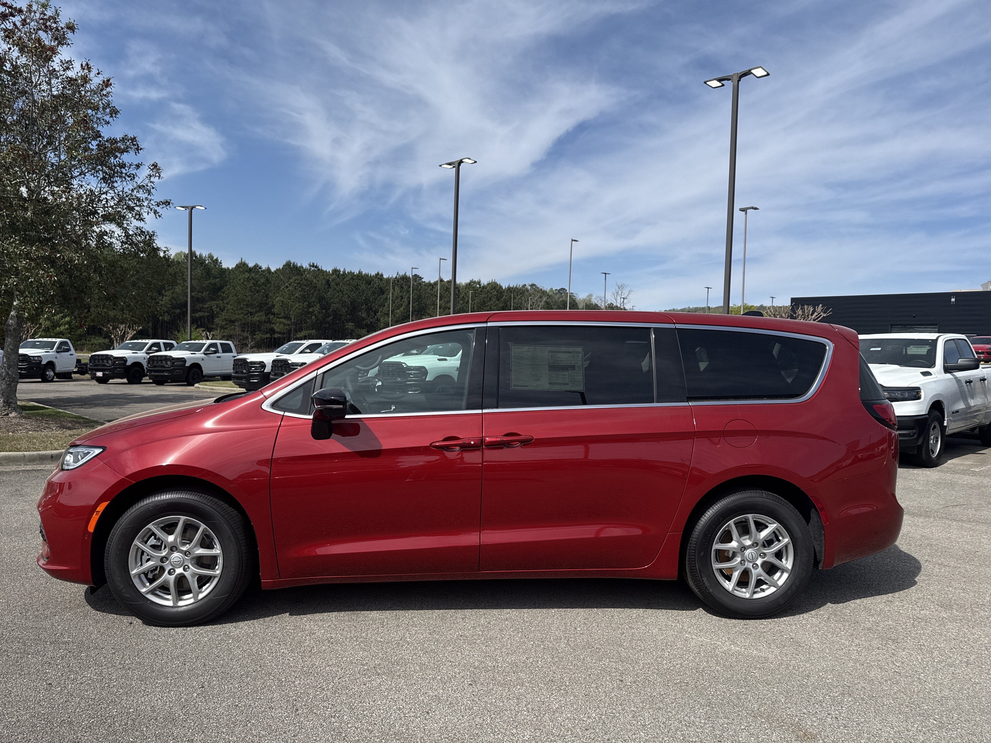 New 2026 Chrysler Pacifica Select FWD image 4