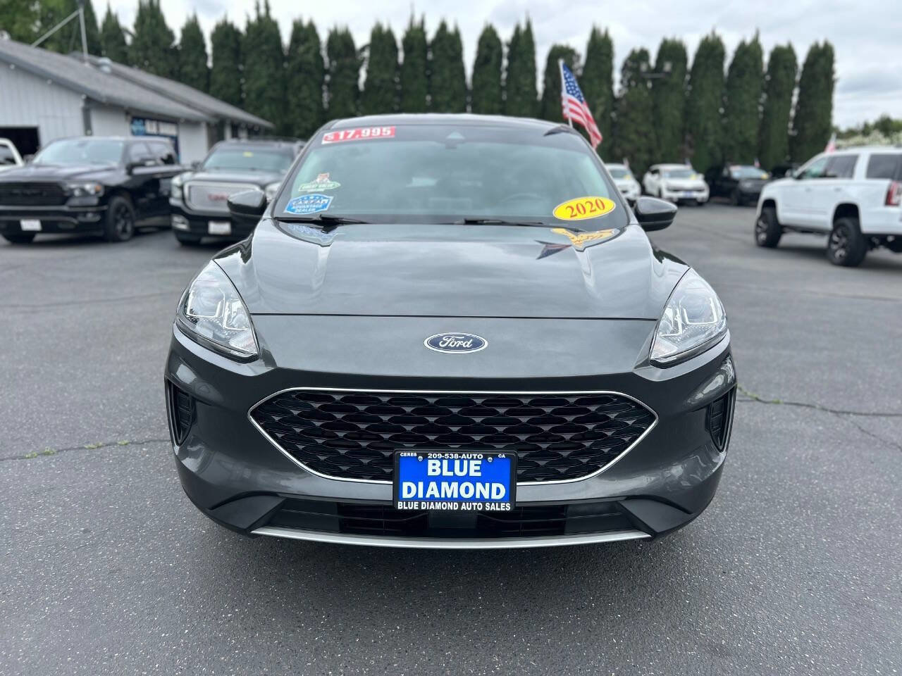 Used 2020 Ford Escape SE FWD image 2