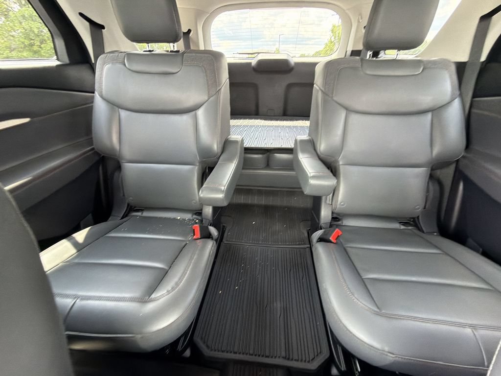 Used 2025 Ford Explorer Active w/ Active Comfort Package AWD/4WD image 15