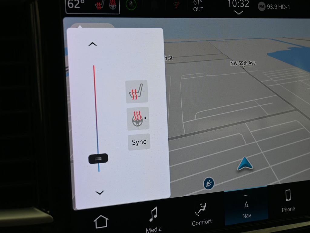 Used 2024 Chrysler Pacifica Select image 25