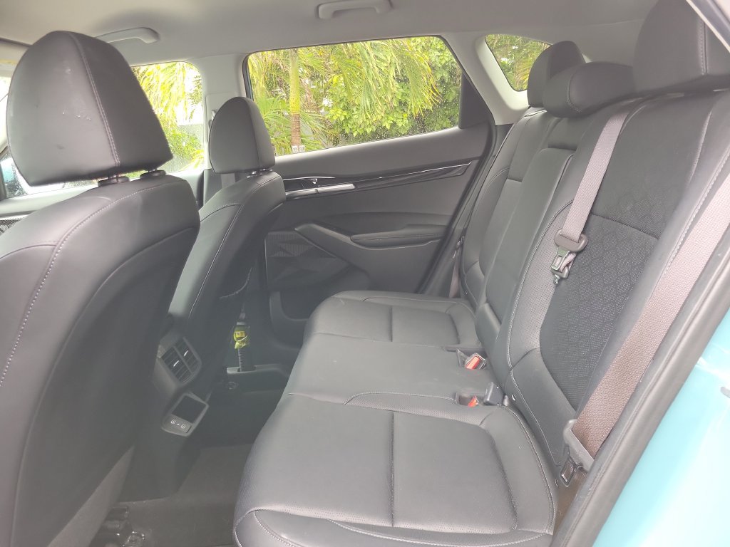Certified 2024 Kia Seltos EX FWD image 9