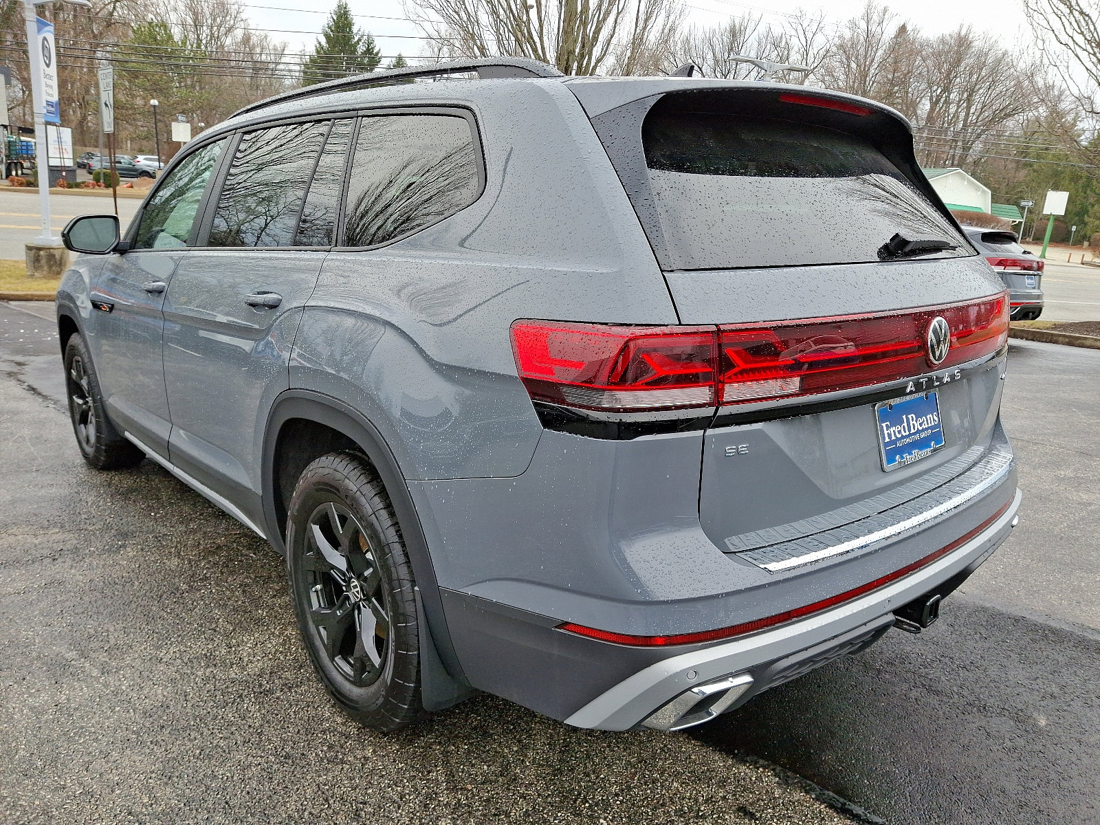 New 2025 Volkswagen Atlas Peak Edition SE image 3
