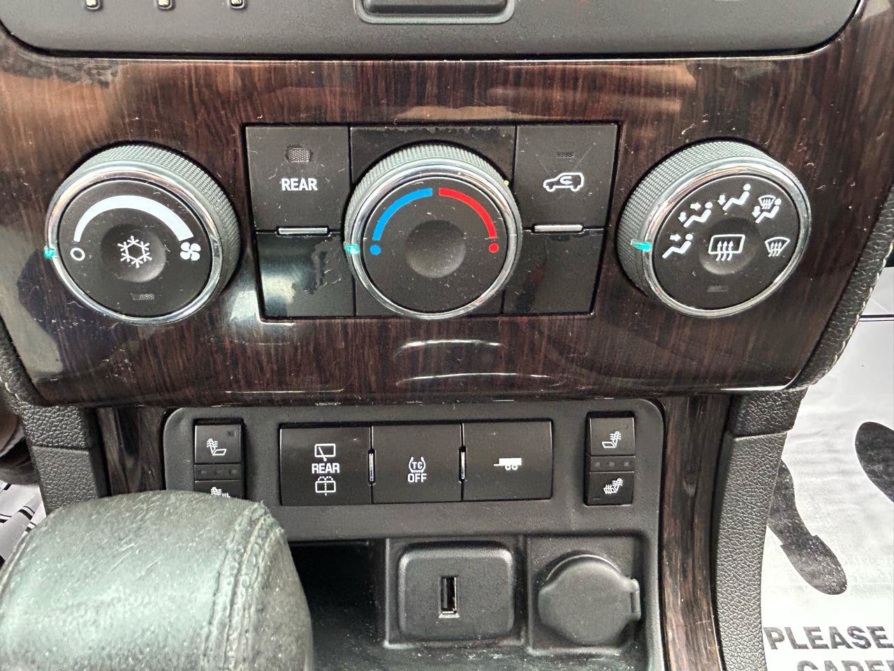 Used 2015 Chevrolet Traverse LT w/ Style and Technology Package FWD image 23