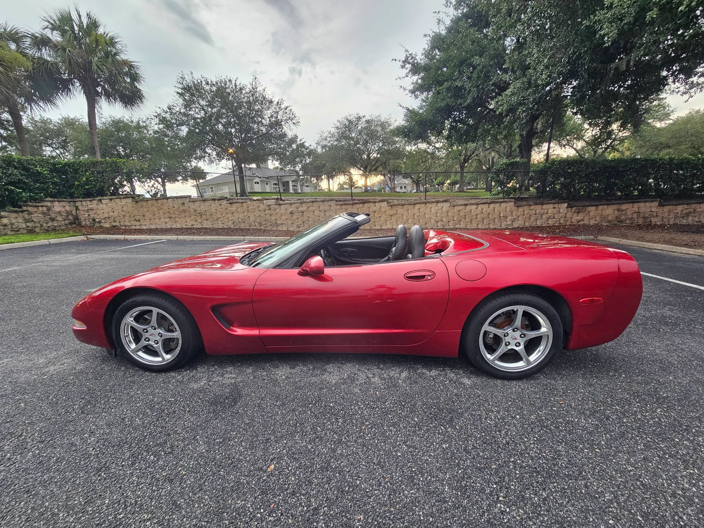 Used 2004 Chevrolet Corvette Convertible w/ Preferred Equipment Group RWD image 21