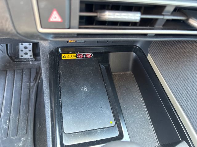 Used 2025 Toyota Camry SE w/ Convenience Package FWD image 29