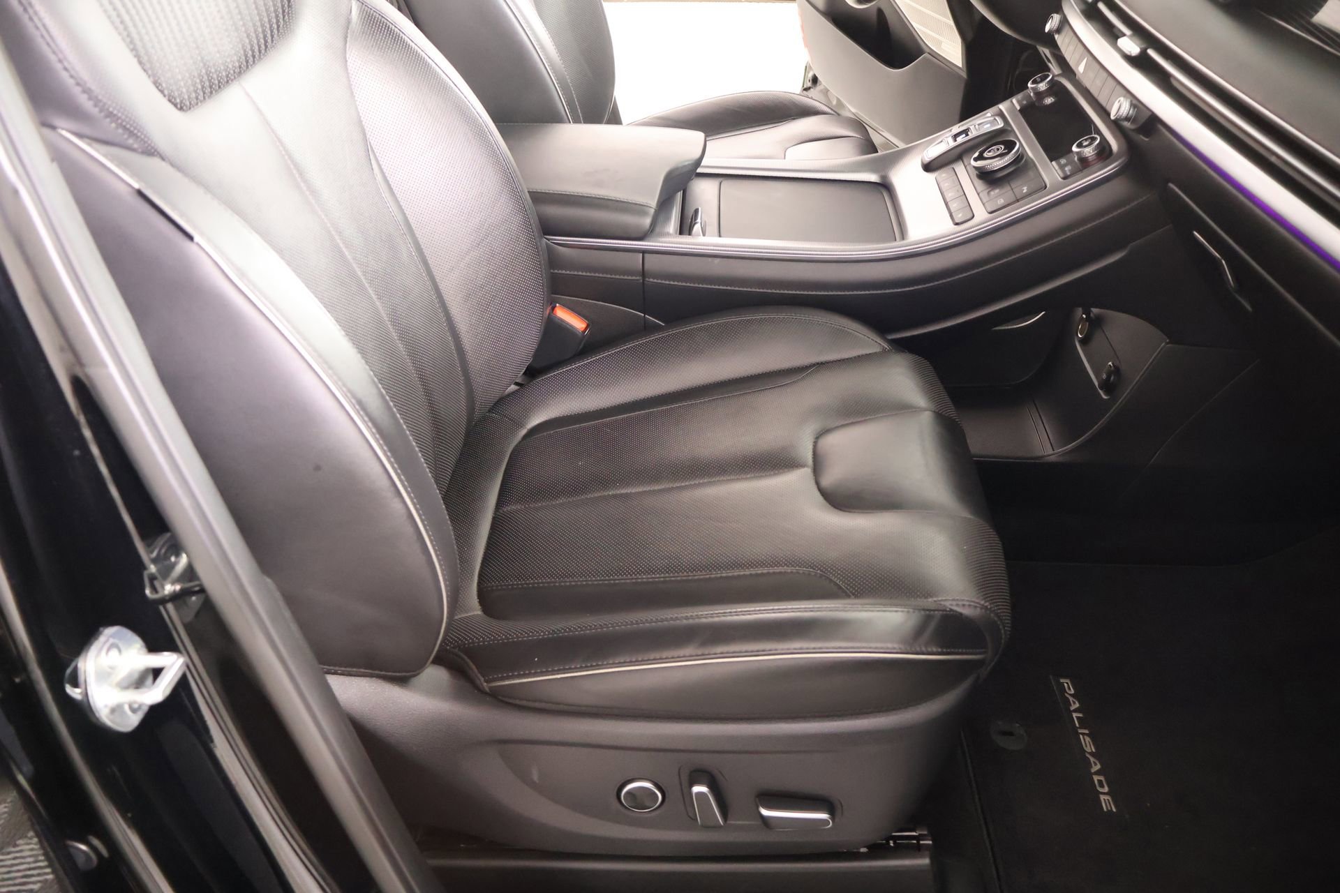 Used 2023 Hyundai Palisade Calligraphy image 15