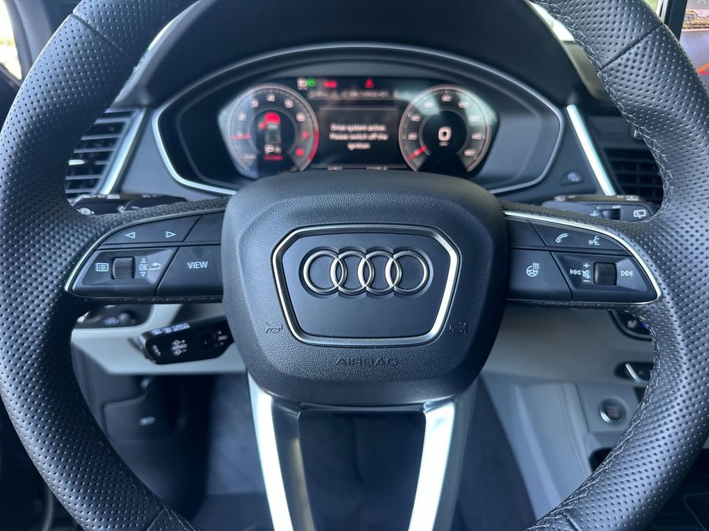 Used 2025 Audi Q5 Prestige w/ Prestige Package image 24