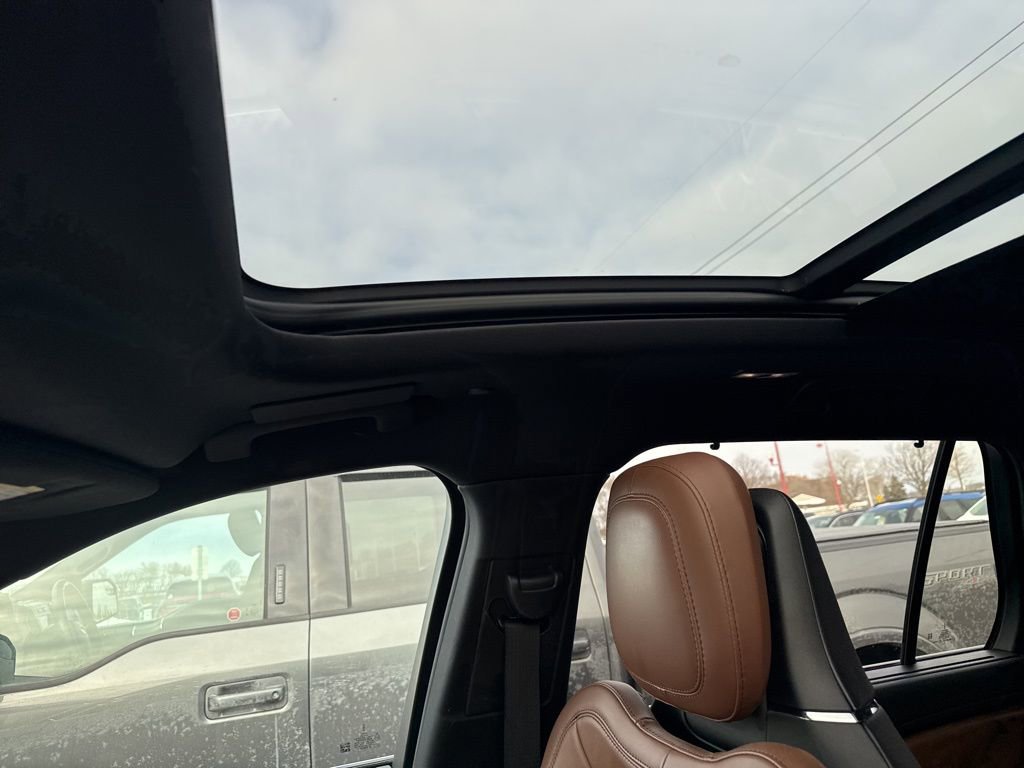 Used 2020 Lincoln Aviator Reserve w/ Equipment Group 202A image 13