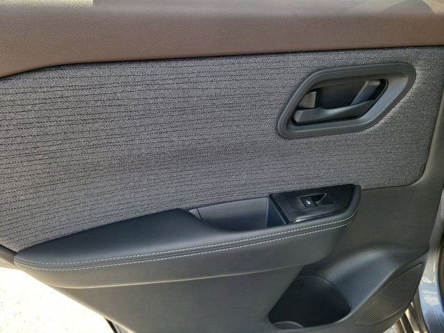 Certified 2021 Nissan Rogue S FWD image 16