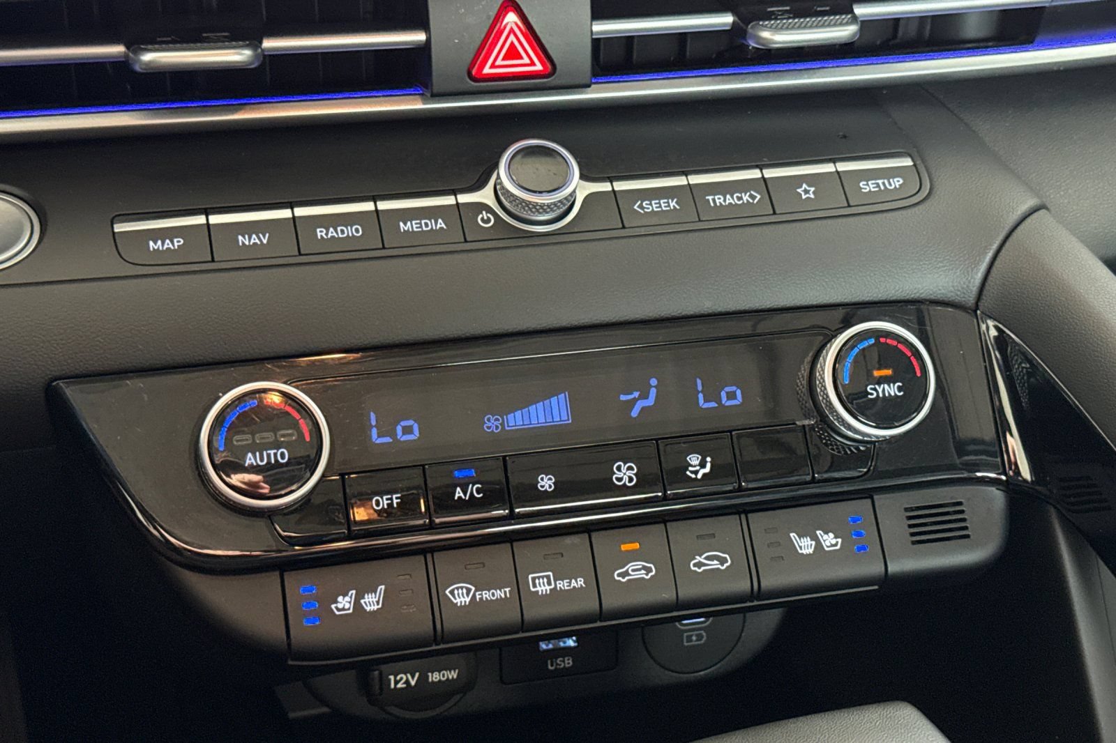 Used 2025 Hyundai Elantra Limited FWD image 22