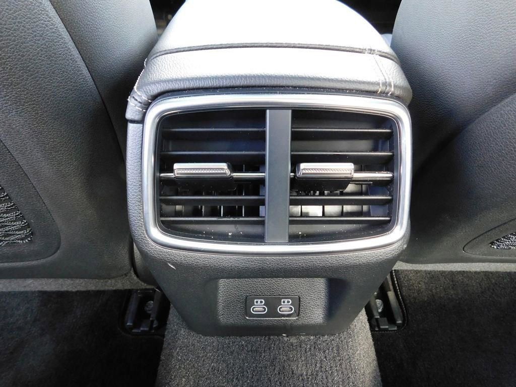 Used 2026 Genesis G70 2.5T Prestige image 17