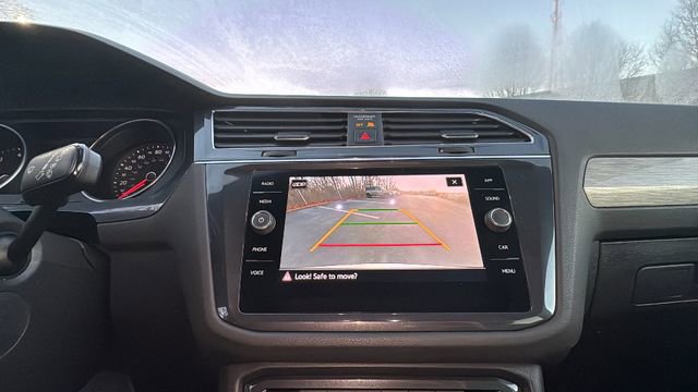 Used 2021 Volkswagen Tiguan SE R-Line image 19