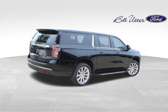 Used 2024 Chevrolet Suburban Premier w/ Premium Package AWD/4WD image 5
