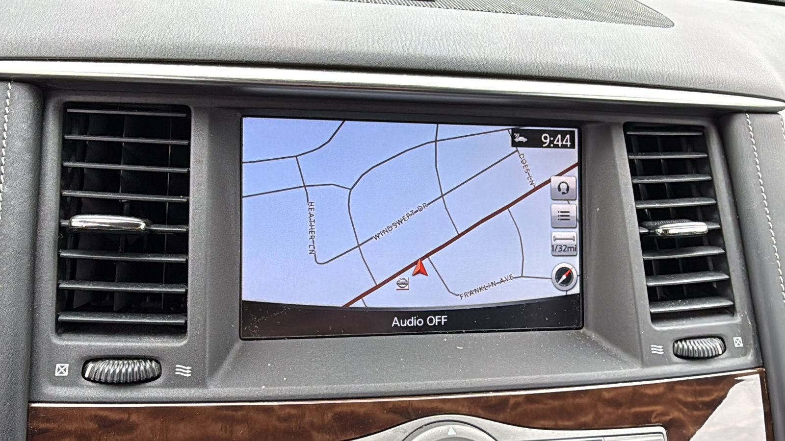 Used 2020 Nissan Armada SL image 13